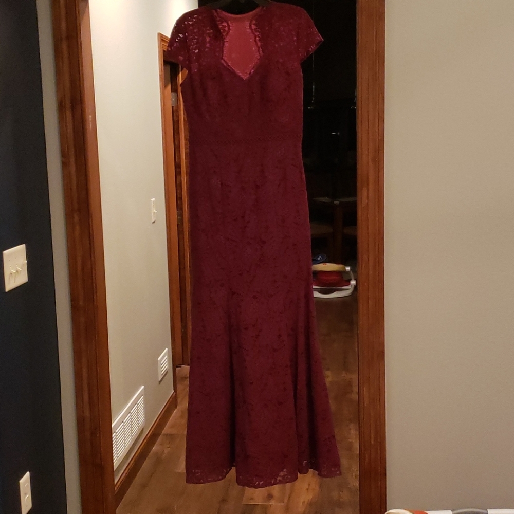 Dress - Picture 4 of 7